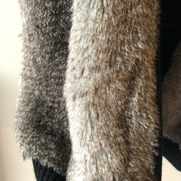 Faux Fur knitted tunic vest. - Picture 8 of 8